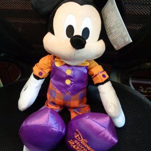 Disney 2021 Mickey Mouse Halloween Plush with cape 15 inches NWT